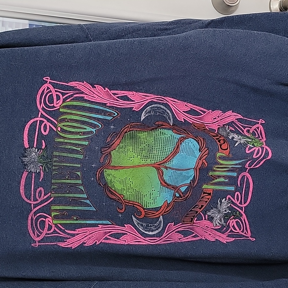 Urban Outfitters Fleetwood Mac Graphic Crewneck Oversized Relaxed Fit Sweatshirt - Picture 2 of 10